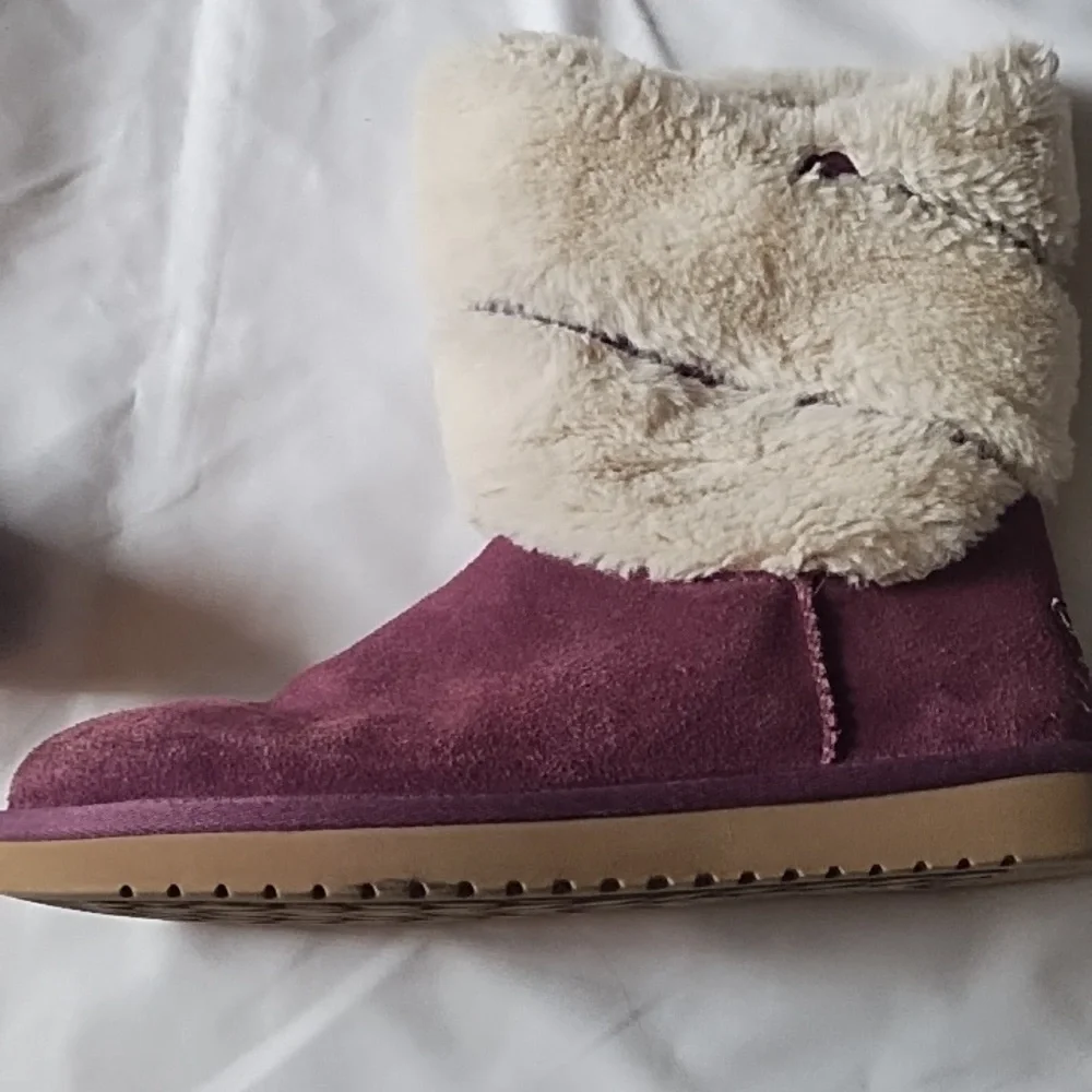 Koolaburra Ugg Boots SzW8 Dezi Short Mid Calf Plush Faux Fur Suede Plum